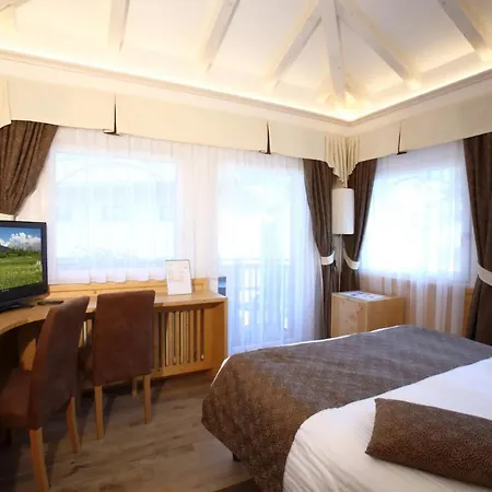 Hotel Alexander Alpine Wellness Dolomites 3*