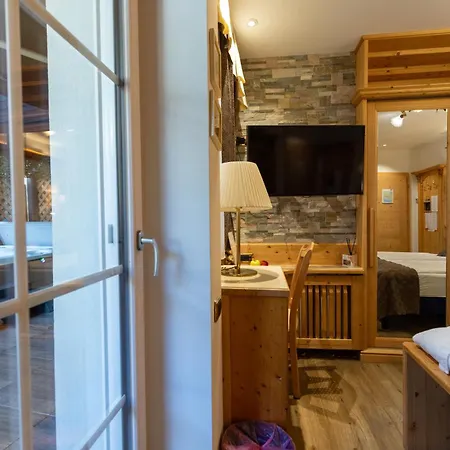 Hotel Alexander Alpine Wellness Dolomites Molveno