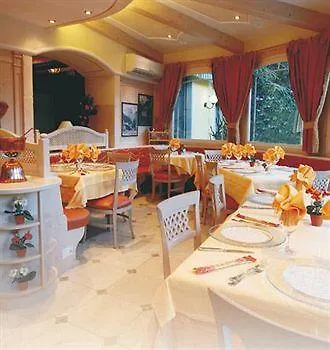 Alexander Alpine Wellness Dolomites 3* Molveno