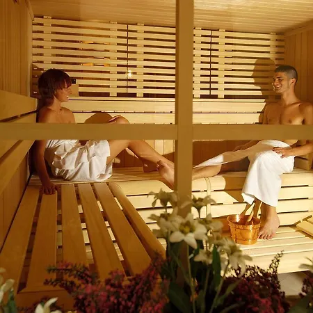 Alexander Alpine Wellness Dolomites Molveno