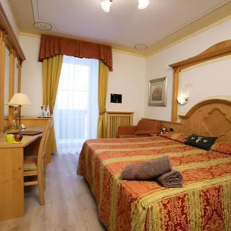 Alexander Alpine Wellness Dolomites 3* Molveno