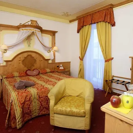 Alexander Alpine Wellness Dolomites 3* Molveno